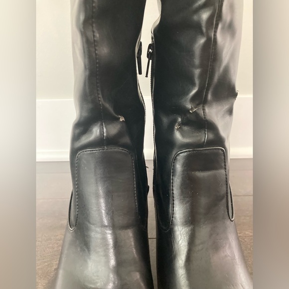 Black Knee High Heeled Boots - Picture 3 of 8